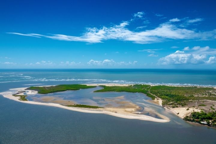 praia de mangue seco na bahia